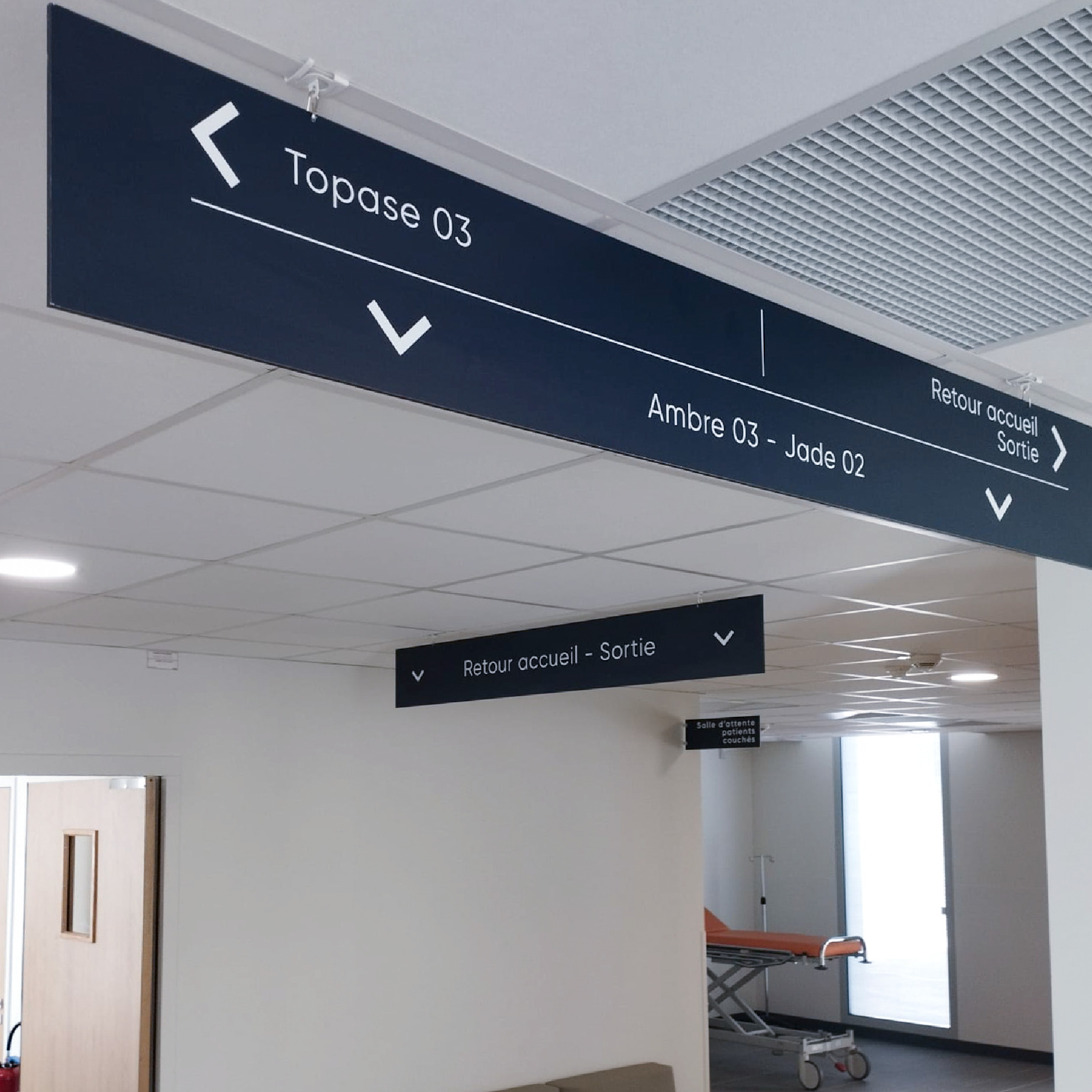 signaletique directionnelle batiment medical